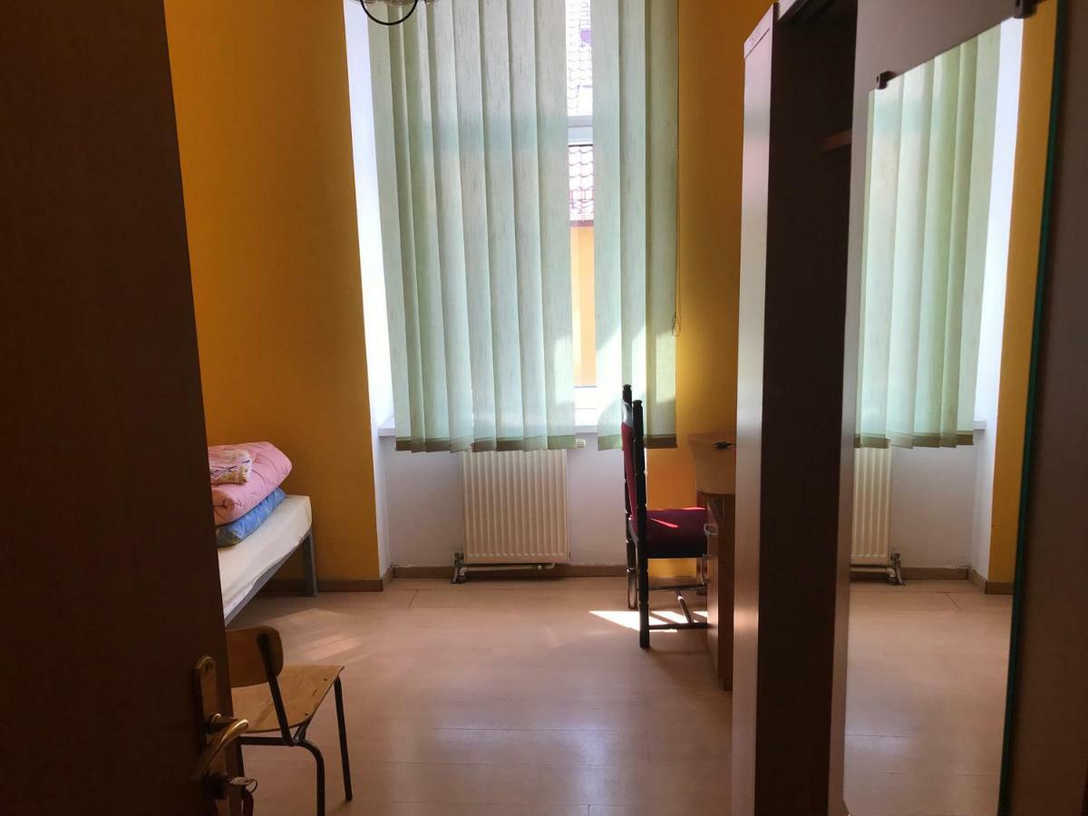 Clarus Mons Studio Ostello Częstochowa Esterno foto