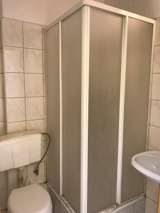 Clarus Mons Studio Ostello Częstochowa Esterno foto